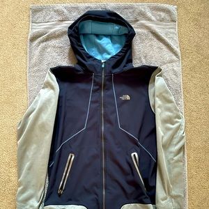 The North Face brand, Blue/Grey running jacket, Large 💯 polyester
